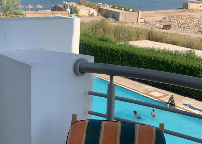 Cecelia H11 Apartmanhotel