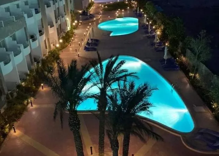 Apartmanhotel Cecelia H11 3*
